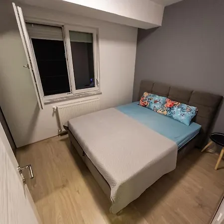 Apartment Avtokomanda *